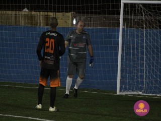 
<a style='margin-left: 5px;' class='btn btn-xs btn-social btn-facebook' href='https://www.facebook.com/sharer/sharer.php?u=https://www.boladovale.com.br/imgs/800-800-90/conteudo/fotos/1526/img9371.jpg' rel='popup' data-width='500' data-height='400'><i class='fa fa-facebook'></i>Compartilhar <span class='hidden-xs'>no Facebook</span>
</a> 
<a class='btn btn-default btn-xs' target='_blank' href='imgs/800-800-90/conteudo/fotos/1526/img9371.jpg'>
<span class='glyphicon glyphicon-cloud-download'></span> Salvar
</a> 
<span></span>