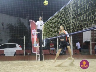 
<a style='margin-left: 5px;' class='btn btn-xs btn-social btn-facebook' href='https://www.facebook.com/sharer/sharer.php?u=https://www.boladovale.com.br/imgs/800-800-90/conteudo/fotos/1527/img9753.jpg' rel='popup' data-width='500' data-height='400'><i class='fa fa-facebook'></i>Compartilhar <span class='hidden-xs'>no Facebook</span>
</a> 
<a class='btn btn-default btn-xs' target='_blank' href='imgs/800-800-90/conteudo/fotos/1527/img9753.jpg'>
<span class='glyphicon glyphicon-cloud-download'></span> Salvar
</a> 
<span></span>