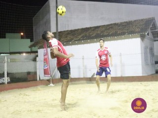 
<a style='margin-left: 5px;' class='btn btn-xs btn-social btn-facebook' href='https://www.facebook.com/sharer/sharer.php?u=https://www.boladovale.com.br/imgs/800-800-90/conteudo/fotos/1527/img9776.jpg' rel='popup' data-width='500' data-height='400'><i class='fa fa-facebook'></i>Compartilhar <span class='hidden-xs'>no Facebook</span>
</a> 
<a class='btn btn-default btn-xs' target='_blank' href='imgs/800-800-90/conteudo/fotos/1527/img9776.jpg'>
<span class='glyphicon glyphicon-cloud-download'></span> Salvar
</a> 
<span></span>