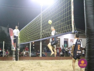 
<a style='margin-left: 5px;' class='btn btn-xs btn-social btn-facebook' href='https://www.facebook.com/sharer/sharer.php?u=https://www.boladovale.com.br/imgs/800-800-90/conteudo/fotos/1527/img9796.jpg' rel='popup' data-width='500' data-height='400'><i class='fa fa-facebook'></i>Compartilhar <span class='hidden-xs'>no Facebook</span>
</a> 
<a class='btn btn-default btn-xs' target='_blank' href='imgs/800-800-90/conteudo/fotos/1527/img9796.jpg'>
<span class='glyphicon glyphicon-cloud-download'></span> Salvar
</a> 
<span></span>