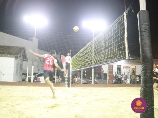 
<a style='margin-left: 5px;' class='btn btn-xs btn-social btn-facebook' href='https://www.facebook.com/sharer/sharer.php?u=https://www.boladovale.com.br/imgs/800-800-90/conteudo/fotos/1527/img9798.jpg' rel='popup' data-width='500' data-height='400'><i class='fa fa-facebook'></i>Compartilhar <span class='hidden-xs'>no Facebook</span>
</a> 
<a class='btn btn-default btn-xs' target='_blank' href='imgs/800-800-90/conteudo/fotos/1527/img9798.jpg'>
<span class='glyphicon glyphicon-cloud-download'></span> Salvar
</a> 
<span></span>