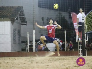 
<a style='margin-left: 5px;' class='btn btn-xs btn-social btn-facebook' href='https://www.facebook.com/sharer/sharer.php?u=https://www.boladovale.com.br/imgs/800-800-90/conteudo/fotos/1527/img9801.jpg' rel='popup' data-width='500' data-height='400'><i class='fa fa-facebook'></i>Compartilhar <span class='hidden-xs'>no Facebook</span>
</a> 
<a class='btn btn-default btn-xs' target='_blank' href='imgs/800-800-90/conteudo/fotos/1527/img9801.jpg'>
<span class='glyphicon glyphicon-cloud-download'></span> Salvar
</a> 
<span></span>