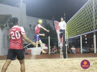 
<a style='margin-left: 5px;' class='btn btn-xs btn-social btn-facebook' href='https://www.facebook.com/sharer/sharer.php?u=https://www.boladovale.com.br/imgs/800-800-90/conteudo/fotos/1527/img9826.jpg' rel='popup' data-width='500' data-height='400'><i class='fa fa-facebook'></i>Compartilhar <span class='hidden-xs'>no Facebook</span>
</a> 
<a class='btn btn-default btn-xs' target='_blank' href='imgs/800-800-90/conteudo/fotos/1527/img9826.jpg'>
<span class='glyphicon glyphicon-cloud-download'></span> Salvar
</a> 
<span></span>