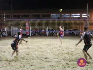 
<a style='margin-left: 5px;' class='btn btn-xs btn-social btn-facebook' href='https://www.facebook.com/sharer/sharer.php?u=https://www.boladovale.com.br/imgs/800-800-90/conteudo/fotos/1527/img9843.jpg' rel='popup' data-width='500' data-height='400'><i class='fa fa-facebook'></i>Compartilhar <span class='hidden-xs'>no Facebook</span>
</a> 
<a class='btn btn-default btn-xs' target='_blank' href='imgs/800-800-90/conteudo/fotos/1527/img9843.jpg'>
<span class='glyphicon glyphicon-cloud-download'></span> Salvar
</a> 
<span></span>