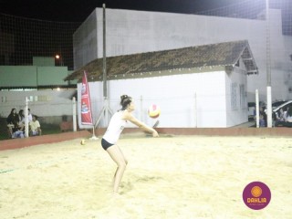 
<a style='margin-left: 5px;' class='btn btn-xs btn-social btn-facebook' href='https://www.facebook.com/sharer/sharer.php?u=https://www.boladovale.com.br/imgs/800-800-90/conteudo/fotos/1528/img9895.jpg' rel='popup' data-width='500' data-height='400'><i class='fa fa-facebook'></i>Compartilhar <span class='hidden-xs'>no Facebook</span>
</a> 
<a class='btn btn-default btn-xs' target='_blank' href='imgs/800-800-90/conteudo/fotos/1528/img9895.jpg'>
<span class='glyphicon glyphicon-cloud-download'></span> Salvar
</a> 
<span></span>