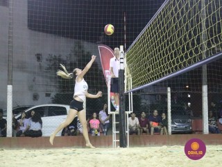 
<a style='margin-left: 5px;' class='btn btn-xs btn-social btn-facebook' href='https://www.facebook.com/sharer/sharer.php?u=https://www.boladovale.com.br/imgs/800-800-90/conteudo/fotos/1528/img9898.jpg' rel='popup' data-width='500' data-height='400'><i class='fa fa-facebook'></i>Compartilhar <span class='hidden-xs'>no Facebook</span>
</a> 
<a class='btn btn-default btn-xs' target='_blank' href='imgs/800-800-90/conteudo/fotos/1528/img9898.jpg'>
<span class='glyphicon glyphicon-cloud-download'></span> Salvar
</a> 
<span></span>