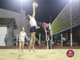 
<a style='margin-left: 5px;' class='btn btn-xs btn-social btn-facebook' href='https://www.facebook.com/sharer/sharer.php?u=https://www.boladovale.com.br/imgs/800-800-90/conteudo/fotos/1528/img9940.jpg' rel='popup' data-width='500' data-height='400'><i class='fa fa-facebook'></i>Compartilhar <span class='hidden-xs'>no Facebook</span>
</a> 
<a class='btn btn-default btn-xs' target='_blank' href='imgs/800-800-90/conteudo/fotos/1528/img9940.jpg'>
<span class='glyphicon glyphicon-cloud-download'></span> Salvar
</a> 
<span></span>