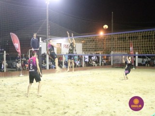 
<a style='margin-left: 5px;' class='btn btn-xs btn-social btn-facebook' href='https://www.facebook.com/sharer/sharer.php?u=https://www.boladovale.com.br/imgs/800-800-90/conteudo/fotos/1529/img0050.jpg' rel='popup' data-width='500' data-height='400'><i class='fa fa-facebook'></i>Compartilhar <span class='hidden-xs'>no Facebook</span>
</a> 
<a class='btn btn-default btn-xs' target='_blank' href='imgs/800-800-90/conteudo/fotos/1529/img0050.jpg'>
<span class='glyphicon glyphicon-cloud-download'></span> Salvar
</a> 
<span></span>