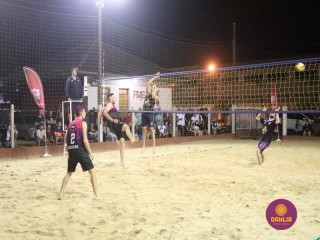 
<a style='margin-left: 5px;' class='btn btn-xs btn-social btn-facebook' href='https://www.facebook.com/sharer/sharer.php?u=https://www.boladovale.com.br/imgs/800-800-90/conteudo/fotos/1529/img0051.jpg' rel='popup' data-width='500' data-height='400'><i class='fa fa-facebook'></i>Compartilhar <span class='hidden-xs'>no Facebook</span>
</a> 
<a class='btn btn-default btn-xs' target='_blank' href='imgs/800-800-90/conteudo/fotos/1529/img0051.jpg'>
<span class='glyphicon glyphicon-cloud-download'></span> Salvar
</a> 
<span></span>