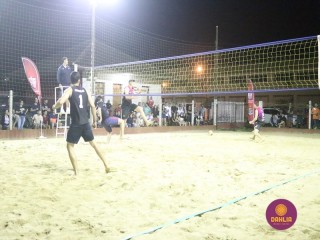 
<a style='margin-left: 5px;' class='btn btn-xs btn-social btn-facebook' href='https://www.facebook.com/sharer/sharer.php?u=https://www.boladovale.com.br/imgs/800-800-90/conteudo/fotos/1529/img0081.jpg' rel='popup' data-width='500' data-height='400'><i class='fa fa-facebook'></i>Compartilhar <span class='hidden-xs'>no Facebook</span>
</a> 
<a class='btn btn-default btn-xs' target='_blank' href='imgs/800-800-90/conteudo/fotos/1529/img0081.jpg'>
<span class='glyphicon glyphicon-cloud-download'></span> Salvar
</a> 
<span></span>