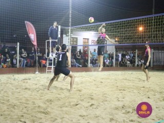 
<a style='margin-left: 5px;' class='btn btn-xs btn-social btn-facebook' href='https://www.facebook.com/sharer/sharer.php?u=https://www.boladovale.com.br/imgs/800-800-90/conteudo/fotos/1529/img0084.jpg' rel='popup' data-width='500' data-height='400'><i class='fa fa-facebook'></i>Compartilhar <span class='hidden-xs'>no Facebook</span>
</a> 
<a class='btn btn-default btn-xs' target='_blank' href='imgs/800-800-90/conteudo/fotos/1529/img0084.jpg'>
<span class='glyphicon glyphicon-cloud-download'></span> Salvar
</a> 
<span></span>
