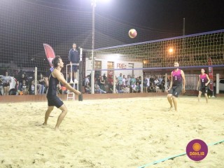 
<a style='margin-left: 5px;' class='btn btn-xs btn-social btn-facebook' href='https://www.facebook.com/sharer/sharer.php?u=https://www.boladovale.com.br/imgs/800-800-90/conteudo/fotos/1529/img0096.jpg' rel='popup' data-width='500' data-height='400'><i class='fa fa-facebook'></i>Compartilhar <span class='hidden-xs'>no Facebook</span>
</a> 
<a class='btn btn-default btn-xs' target='_blank' href='imgs/800-800-90/conteudo/fotos/1529/img0096.jpg'>
<span class='glyphicon glyphicon-cloud-download'></span> Salvar
</a> 
<span></span>