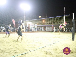 
<a style='margin-left: 5px;' class='btn btn-xs btn-social btn-facebook' href='https://www.facebook.com/sharer/sharer.php?u=https://www.boladovale.com.br/imgs/800-800-90/conteudo/fotos/1529/img0098.jpg' rel='popup' data-width='500' data-height='400'><i class='fa fa-facebook'></i>Compartilhar <span class='hidden-xs'>no Facebook</span>
</a> 
<a class='btn btn-default btn-xs' target='_blank' href='imgs/800-800-90/conteudo/fotos/1529/img0098.jpg'>
<span class='glyphicon glyphicon-cloud-download'></span> Salvar
</a> 
<span></span>