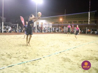 
<a style='margin-left: 5px;' class='btn btn-xs btn-social btn-facebook' href='https://www.facebook.com/sharer/sharer.php?u=https://www.boladovale.com.br/imgs/800-800-90/conteudo/fotos/1529/img0102.jpg' rel='popup' data-width='500' data-height='400'><i class='fa fa-facebook'></i>Compartilhar <span class='hidden-xs'>no Facebook</span>
</a> 
<a class='btn btn-default btn-xs' target='_blank' href='imgs/800-800-90/conteudo/fotos/1529/img0102.jpg'>
<span class='glyphicon glyphicon-cloud-download'></span> Salvar
</a> 
<span></span>