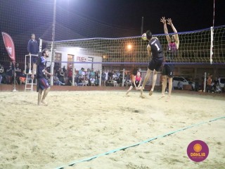 
<a style='margin-left: 5px;' class='btn btn-xs btn-social btn-facebook' href='https://www.facebook.com/sharer/sharer.php?u=https://www.boladovale.com.br/imgs/800-800-90/conteudo/fotos/1529/img0103.jpg' rel='popup' data-width='500' data-height='400'><i class='fa fa-facebook'></i>Compartilhar <span class='hidden-xs'>no Facebook</span>
</a> 
<a class='btn btn-default btn-xs' target='_blank' href='imgs/800-800-90/conteudo/fotos/1529/img0103.jpg'>
<span class='glyphicon glyphicon-cloud-download'></span> Salvar
</a> 
<span></span>