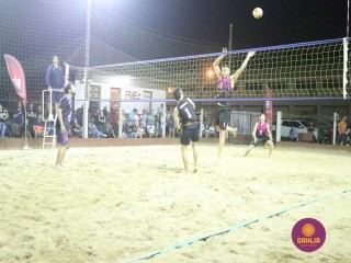 
<a style='margin-left: 5px;' class='btn btn-xs btn-social btn-facebook' href='https://www.facebook.com/sharer/sharer.php?u=https://www.boladovale.com.br/imgs/800-800-90/conteudo/fotos/1529/img0107.jpg' rel='popup' data-width='500' data-height='400'><i class='fa fa-facebook'></i>Compartilhar <span class='hidden-xs'>no Facebook</span>
</a> 
<a class='btn btn-default btn-xs' target='_blank' href='imgs/800-800-90/conteudo/fotos/1529/img0107.jpg'>
<span class='glyphicon glyphicon-cloud-download'></span> Salvar
</a> 
<span></span>