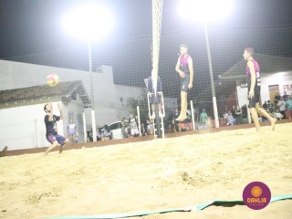 
<a style='margin-left: 5px;' class='btn btn-xs btn-social btn-facebook' href='https://www.facebook.com/sharer/sharer.php?u=https://www.boladovale.com.br/imgs/800-800-90/conteudo/fotos/1529/img0154.jpg' rel='popup' data-width='500' data-height='400'><i class='fa fa-facebook'></i>Compartilhar <span class='hidden-xs'>no Facebook</span>
</a> 
<a class='btn btn-default btn-xs' target='_blank' href='imgs/800-800-90/conteudo/fotos/1529/img0154.jpg'>
<span class='glyphicon glyphicon-cloud-download'></span> Salvar
</a> 
<span></span>