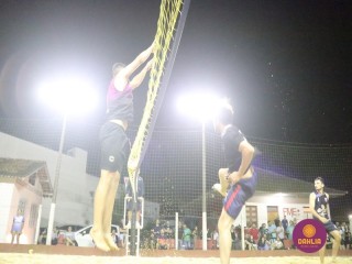 
<a style='margin-left: 5px;' class='btn btn-xs btn-social btn-facebook' href='https://www.facebook.com/sharer/sharer.php?u=https://www.boladovale.com.br/imgs/800-800-90/conteudo/fotos/1529/img0160.jpg' rel='popup' data-width='500' data-height='400'><i class='fa fa-facebook'></i>Compartilhar <span class='hidden-xs'>no Facebook</span>
</a> 
<a class='btn btn-default btn-xs' target='_blank' href='imgs/800-800-90/conteudo/fotos/1529/img0160.jpg'>
<span class='glyphicon glyphicon-cloud-download'></span> Salvar
</a> 
<span></span>
