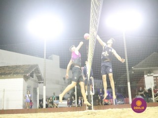 
<a style='margin-left: 5px;' class='btn btn-xs btn-social btn-facebook' href='https://www.facebook.com/sharer/sharer.php?u=https://www.boladovale.com.br/imgs/800-800-90/conteudo/fotos/1529/img0173.jpg' rel='popup' data-width='500' data-height='400'><i class='fa fa-facebook'></i>Compartilhar <span class='hidden-xs'>no Facebook</span>
</a> 
<a class='btn btn-default btn-xs' target='_blank' href='imgs/800-800-90/conteudo/fotos/1529/img0173.jpg'>
<span class='glyphicon glyphicon-cloud-download'></span> Salvar
</a> 
<span></span>