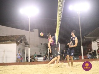 
<a style='margin-left: 5px;' class='btn btn-xs btn-social btn-facebook' href='https://www.facebook.com/sharer/sharer.php?u=https://www.boladovale.com.br/imgs/800-800-90/conteudo/fotos/1529/img0176.jpg' rel='popup' data-width='500' data-height='400'><i class='fa fa-facebook'></i>Compartilhar <span class='hidden-xs'>no Facebook</span>
</a> 
<a class='btn btn-default btn-xs' target='_blank' href='imgs/800-800-90/conteudo/fotos/1529/img0176.jpg'>
<span class='glyphicon glyphicon-cloud-download'></span> Salvar
</a> 
<span></span>