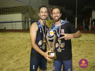 
<a style='margin-left: 5px;' class='btn btn-xs btn-social btn-facebook' href='https://www.facebook.com/sharer/sharer.php?u=https://www.boladovale.com.br/imgs/800-800-90/conteudo/fotos/1529/img0215.jpg' rel='popup' data-width='500' data-height='400'><i class='fa fa-facebook'></i>Compartilhar <span class='hidden-xs'>no Facebook</span>
</a> 
<a class='btn btn-default btn-xs' target='_blank' href='imgs/800-800-90/conteudo/fotos/1529/img0215.jpg'>
<span class='glyphicon glyphicon-cloud-download'></span> Salvar
</a> 
<span></span>