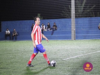 
<a style='margin-left: 5px;' class='btn btn-xs btn-social btn-facebook' href='https://www.facebook.com/sharer/sharer.php?u=https://www.boladovale.com.br/imgs/800-800-90/conteudo/fotos/1530/img0355.jpg' rel='popup' data-width='500' data-height='400'><i class='fa fa-facebook'></i>Compartilhar <span class='hidden-xs'>no Facebook</span>
</a> 
<a class='btn btn-default btn-xs' target='_blank' href='imgs/800-800-90/conteudo/fotos/1530/img0355.jpg'>
<span class='glyphicon glyphicon-cloud-download'></span> Salvar
</a> 
<span></span>