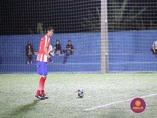 
<a style='margin-left: 5px;' class='btn btn-xs btn-social btn-facebook' href='https://www.facebook.com/sharer/sharer.php?u=https://www.boladovale.com.br/imgs/800-800-90/conteudo/fotos/1530/img0363.jpg' rel='popup' data-width='500' data-height='400'><i class='fa fa-facebook'></i>Compartilhar <span class='hidden-xs'>no Facebook</span>
</a> 
<a class='btn btn-default btn-xs' target='_blank' href='imgs/800-800-90/conteudo/fotos/1530/img0363.jpg'>
<span class='glyphicon glyphicon-cloud-download'></span> Salvar
</a> 
<span></span>