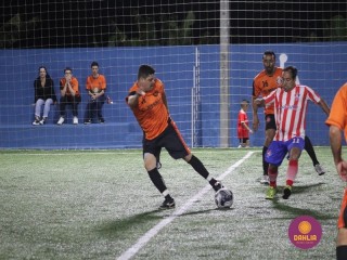 
<a style='margin-left: 5px;' class='btn btn-xs btn-social btn-facebook' href='https://www.facebook.com/sharer/sharer.php?u=https://www.boladovale.com.br/imgs/800-800-90/conteudo/fotos/1530/img0366.jpg' rel='popup' data-width='500' data-height='400'><i class='fa fa-facebook'></i>Compartilhar <span class='hidden-xs'>no Facebook</span>
</a> 
<a class='btn btn-default btn-xs' target='_blank' href='imgs/800-800-90/conteudo/fotos/1530/img0366.jpg'>
<span class='glyphicon glyphicon-cloud-download'></span> Salvar
</a> 
<span></span>