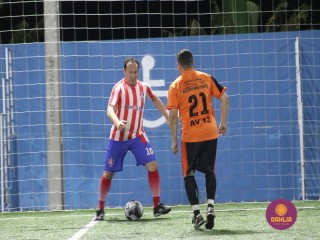 
<a style='margin-left: 5px;' class='btn btn-xs btn-social btn-facebook' href='https://www.facebook.com/sharer/sharer.php?u=https://www.boladovale.com.br/imgs/800-800-90/conteudo/fotos/1530/img0370.jpg' rel='popup' data-width='500' data-height='400'><i class='fa fa-facebook'></i>Compartilhar <span class='hidden-xs'>no Facebook</span>
</a> 
<a class='btn btn-default btn-xs' target='_blank' href='imgs/800-800-90/conteudo/fotos/1530/img0370.jpg'>
<span class='glyphicon glyphicon-cloud-download'></span> Salvar
</a> 
<span></span>