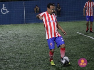 
<a style='margin-left: 5px;' class='btn btn-xs btn-social btn-facebook' href='https://www.facebook.com/sharer/sharer.php?u=https://www.boladovale.com.br/imgs/800-800-90/conteudo/fotos/1530/img0371.jpg' rel='popup' data-width='500' data-height='400'><i class='fa fa-facebook'></i>Compartilhar <span class='hidden-xs'>no Facebook</span>
</a> 
<a class='btn btn-default btn-xs' target='_blank' href='imgs/800-800-90/conteudo/fotos/1530/img0371.jpg'>
<span class='glyphicon glyphicon-cloud-download'></span> Salvar
</a> 
<span></span>