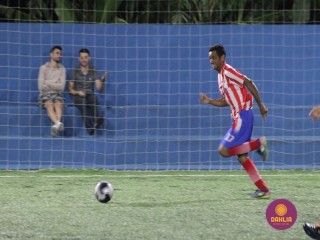 
<a style='margin-left: 5px;' class='btn btn-xs btn-social btn-facebook' href='https://www.facebook.com/sharer/sharer.php?u=https://www.boladovale.com.br/imgs/800-800-90/conteudo/fotos/1530/img0402.jpg' rel='popup' data-width='500' data-height='400'><i class='fa fa-facebook'></i>Compartilhar <span class='hidden-xs'>no Facebook</span>
</a> 
<a class='btn btn-default btn-xs' target='_blank' href='imgs/800-800-90/conteudo/fotos/1530/img0402.jpg'>
<span class='glyphicon glyphicon-cloud-download'></span> Salvar
</a> 
<span></span>