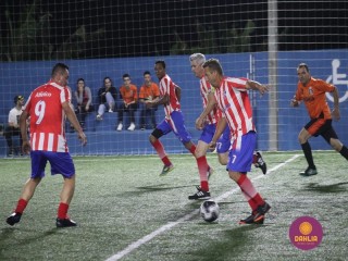 
<a style='margin-left: 5px;' class='btn btn-xs btn-social btn-facebook' href='https://www.facebook.com/sharer/sharer.php?u=https://www.boladovale.com.br/imgs/800-800-90/conteudo/fotos/1530/img0410.jpg' rel='popup' data-width='500' data-height='400'><i class='fa fa-facebook'></i>Compartilhar <span class='hidden-xs'>no Facebook</span>
</a> 
<a class='btn btn-default btn-xs' target='_blank' href='imgs/800-800-90/conteudo/fotos/1530/img0410.jpg'>
<span class='glyphicon glyphicon-cloud-download'></span> Salvar
</a> 
<span></span>
