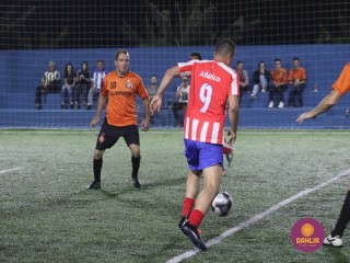 
<a style='margin-left: 5px;' class='btn btn-xs btn-social btn-facebook' href='https://www.facebook.com/sharer/sharer.php?u=https://www.boladovale.com.br/imgs/800-800-90/conteudo/fotos/1530/img0414.jpg' rel='popup' data-width='500' data-height='400'><i class='fa fa-facebook'></i>Compartilhar <span class='hidden-xs'>no Facebook</span>
</a> 
<a class='btn btn-default btn-xs' target='_blank' href='imgs/800-800-90/conteudo/fotos/1530/img0414.jpg'>
<span class='glyphicon glyphicon-cloud-download'></span> Salvar
</a> 
<span></span>