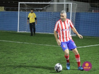 
<a style='margin-left: 5px;' class='btn btn-xs btn-social btn-facebook' href='https://www.facebook.com/sharer/sharer.php?u=https://www.boladovale.com.br/imgs/800-800-90/conteudo/fotos/1530/img0419.jpg' rel='popup' data-width='500' data-height='400'><i class='fa fa-facebook'></i>Compartilhar <span class='hidden-xs'>no Facebook</span>
</a> 
<a class='btn btn-default btn-xs' target='_blank' href='imgs/800-800-90/conteudo/fotos/1530/img0419.jpg'>
<span class='glyphicon glyphicon-cloud-download'></span> Salvar
</a> 
<span></span>
