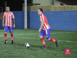 
<a style='margin-left: 5px;' class='btn btn-xs btn-social btn-facebook' href='https://www.facebook.com/sharer/sharer.php?u=https://www.boladovale.com.br/imgs/800-800-90/conteudo/fotos/1530/img0421.jpg' rel='popup' data-width='500' data-height='400'><i class='fa fa-facebook'></i>Compartilhar <span class='hidden-xs'>no Facebook</span>
</a> 
<a class='btn btn-default btn-xs' target='_blank' href='imgs/800-800-90/conteudo/fotos/1530/img0421.jpg'>
<span class='glyphicon glyphicon-cloud-download'></span> Salvar
</a> 
<span></span>