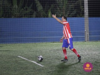 
<a style='margin-left: 5px;' class='btn btn-xs btn-social btn-facebook' href='https://www.facebook.com/sharer/sharer.php?u=https://www.boladovale.com.br/imgs/800-800-90/conteudo/fotos/1530/img0444.jpg' rel='popup' data-width='500' data-height='400'><i class='fa fa-facebook'></i>Compartilhar <span class='hidden-xs'>no Facebook</span>
</a> 
<a class='btn btn-default btn-xs' target='_blank' href='imgs/800-800-90/conteudo/fotos/1530/img0444.jpg'>
<span class='glyphicon glyphicon-cloud-download'></span> Salvar
</a> 
<span></span>
