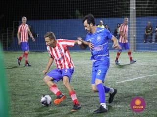 
<a style='margin-left: 5px;' class='btn btn-xs btn-social btn-facebook' href='https://www.facebook.com/sharer/sharer.php?u=https://www.boladovale.com.br/imgs/800-800-90/conteudo/fotos/1531/img0808.jpg' rel='popup' data-width='500' data-height='400'><i class='fa fa-facebook'></i>Compartilhar <span class='hidden-xs'>no Facebook</span>
</a> 
<a class='btn btn-default btn-xs' target='_blank' href='imgs/800-800-90/conteudo/fotos/1531/img0808.jpg'>
<span class='glyphicon glyphicon-cloud-download'></span> Salvar
</a> 
<span></span>