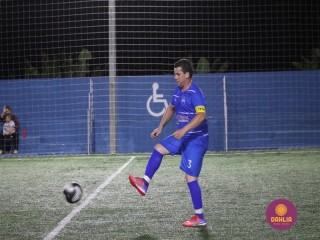 
<a style='margin-left: 5px;' class='btn btn-xs btn-social btn-facebook' href='https://www.facebook.com/sharer/sharer.php?u=https://www.boladovale.com.br/imgs/800-800-90/conteudo/fotos/1531/img0884.jpg' rel='popup' data-width='500' data-height='400'><i class='fa fa-facebook'></i>Compartilhar <span class='hidden-xs'>no Facebook</span>
</a> 
<a class='btn btn-default btn-xs' target='_blank' href='imgs/800-800-90/conteudo/fotos/1531/img0884.jpg'>
<span class='glyphicon glyphicon-cloud-download'></span> Salvar
</a> 
<span></span>