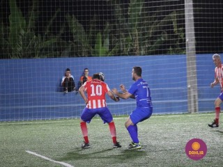 
<a style='margin-left: 5px;' class='btn btn-xs btn-social btn-facebook' href='https://www.facebook.com/sharer/sharer.php?u=https://www.boladovale.com.br/imgs/800-800-90/conteudo/fotos/1531/img0924.jpg' rel='popup' data-width='500' data-height='400'><i class='fa fa-facebook'></i>Compartilhar <span class='hidden-xs'>no Facebook</span>
</a> 
<a class='btn btn-default btn-xs' target='_blank' href='imgs/800-800-90/conteudo/fotos/1531/img0924.jpg'>
<span class='glyphicon glyphicon-cloud-download'></span> Salvar
</a> 
<span></span>