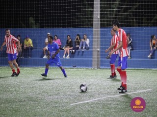 
<a style='margin-left: 5px;' class='btn btn-xs btn-social btn-facebook' href='https://www.facebook.com/sharer/sharer.php?u=https://www.boladovale.com.br/imgs/800-800-90/conteudo/fotos/1531/img0937.jpg' rel='popup' data-width='500' data-height='400'><i class='fa fa-facebook'></i>Compartilhar <span class='hidden-xs'>no Facebook</span>
</a> 
<a class='btn btn-default btn-xs' target='_blank' href='imgs/800-800-90/conteudo/fotos/1531/img0937.jpg'>
<span class='glyphicon glyphicon-cloud-download'></span> Salvar
</a> 
<span></span>