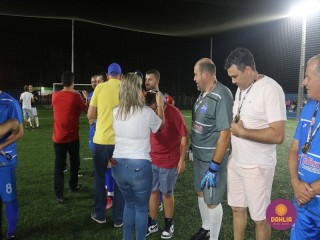 
<a style='margin-left: 5px;' class='btn btn-xs btn-social btn-facebook' href='https://www.facebook.com/sharer/sharer.php?u=https://www.boladovale.com.br/imgs/800-800-90/conteudo/fotos/1531/img0970.jpg' rel='popup' data-width='500' data-height='400'><i class='fa fa-facebook'></i>Compartilhar <span class='hidden-xs'>no Facebook</span>
</a> 
<a class='btn btn-default btn-xs' target='_blank' href='imgs/800-800-90/conteudo/fotos/1531/img0970.jpg'>
<span class='glyphicon glyphicon-cloud-download'></span> Salvar
</a> 
<span></span>