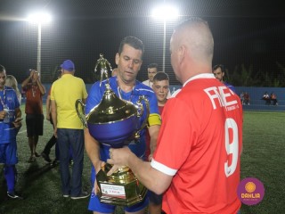 
<a style='margin-left: 5px;' class='btn btn-xs btn-social btn-facebook' href='https://www.facebook.com/sharer/sharer.php?u=https://www.boladovale.com.br/imgs/800-800-90/conteudo/fotos/1531/img0973.jpg' rel='popup' data-width='500' data-height='400'><i class='fa fa-facebook'></i>Compartilhar <span class='hidden-xs'>no Facebook</span>
</a> 
<a class='btn btn-default btn-xs' target='_blank' href='imgs/800-800-90/conteudo/fotos/1531/img0973.jpg'>
<span class='glyphicon glyphicon-cloud-download'></span> Salvar
</a> 
<span></span>