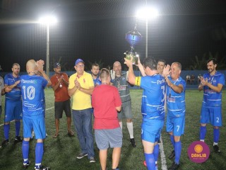 
<a style='margin-left: 5px;' class='btn btn-xs btn-social btn-facebook' href='https://www.facebook.com/sharer/sharer.php?u=https://www.boladovale.com.br/imgs/800-800-90/conteudo/fotos/1531/img0976.jpg' rel='popup' data-width='500' data-height='400'><i class='fa fa-facebook'></i>Compartilhar <span class='hidden-xs'>no Facebook</span>
</a> 
<a class='btn btn-default btn-xs' target='_blank' href='imgs/800-800-90/conteudo/fotos/1531/img0976.jpg'>
<span class='glyphicon glyphicon-cloud-download'></span> Salvar
</a> 
<span></span>