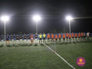 
<a style='margin-left: 5px;' class='btn btn-xs btn-social btn-facebook' href='https://www.facebook.com/sharer/sharer.php?u=https://www.boladovale.com.br/imgs/800-800-90/conteudo/fotos/1532/img1040.jpg' rel='popup' data-width='500' data-height='400'><i class='fa fa-facebook'></i>Compartilhar <span class='hidden-xs'>no Facebook</span>
</a> 
<a class='btn btn-default btn-xs' target='_blank' href='imgs/800-800-90/conteudo/fotos/1532/img1040.jpg'>
<span class='glyphicon glyphicon-cloud-download'></span> Salvar
</a> 
<span></span>
