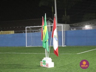 
<a style='margin-left: 5px;' class='btn btn-xs btn-social btn-facebook' href='https://www.facebook.com/sharer/sharer.php?u=https://www.boladovale.com.br/imgs/800-800-90/conteudo/fotos/1532/img1046.jpg' rel='popup' data-width='500' data-height='400'><i class='fa fa-facebook'></i>Compartilhar <span class='hidden-xs'>no Facebook</span>
</a> 
<a class='btn btn-default btn-xs' target='_blank' href='imgs/800-800-90/conteudo/fotos/1532/img1046.jpg'>
<span class='glyphicon glyphicon-cloud-download'></span> Salvar
</a> 
<span></span>
