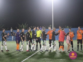 
<a style='margin-left: 5px;' class='btn btn-xs btn-social btn-facebook' href='https://www.facebook.com/sharer/sharer.php?u=https://www.boladovale.com.br/imgs/800-800-90/conteudo/fotos/1532/img1066.jpg' rel='popup' data-width='500' data-height='400'><i class='fa fa-facebook'></i>Compartilhar <span class='hidden-xs'>no Facebook</span>
</a> 
<a class='btn btn-default btn-xs' target='_blank' href='imgs/800-800-90/conteudo/fotos/1532/img1066.jpg'>
<span class='glyphicon glyphicon-cloud-download'></span> Salvar
</a> 
<span></span>