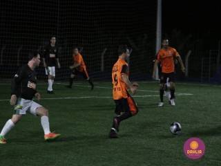 
<a style='margin-left: 5px;' class='btn btn-xs btn-social btn-facebook' href='https://www.facebook.com/sharer/sharer.php?u=https://www.boladovale.com.br/imgs/800-800-90/conteudo/fotos/1532/img1110.jpg' rel='popup' data-width='500' data-height='400'><i class='fa fa-facebook'></i>Compartilhar <span class='hidden-xs'>no Facebook</span>
</a> 
<a class='btn btn-default btn-xs' target='_blank' href='imgs/800-800-90/conteudo/fotos/1532/img1110.jpg'>
<span class='glyphicon glyphicon-cloud-download'></span> Salvar
</a> 
<span></span>