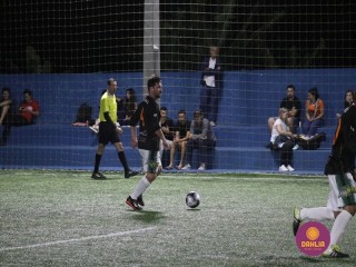 
<a style='margin-left: 5px;' class='btn btn-xs btn-social btn-facebook' href='https://www.facebook.com/sharer/sharer.php?u=https://www.boladovale.com.br/imgs/800-800-90/conteudo/fotos/1532/img1123.jpg' rel='popup' data-width='500' data-height='400'><i class='fa fa-facebook'></i>Compartilhar <span class='hidden-xs'>no Facebook</span>
</a> 
<a class='btn btn-default btn-xs' target='_blank' href='imgs/800-800-90/conteudo/fotos/1532/img1123.jpg'>
<span class='glyphicon glyphicon-cloud-download'></span> Salvar
</a> 
<span></span>