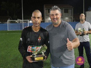 
<a style='margin-left: 5px;' class='btn btn-xs btn-social btn-facebook' href='https://www.facebook.com/sharer/sharer.php?u=https://www.boladovale.com.br/imgs/800-800-90/conteudo/fotos/1532/img1187.jpg' rel='popup' data-width='500' data-height='400'><i class='fa fa-facebook'></i>Compartilhar <span class='hidden-xs'>no Facebook</span>
</a> 
<a class='btn btn-default btn-xs' target='_blank' href='imgs/800-800-90/conteudo/fotos/1532/img1187.jpg'>
<span class='glyphicon glyphicon-cloud-download'></span> Salvar
</a> 
<span></span>