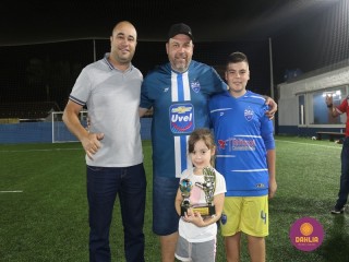 
<a style='margin-left: 5px;' class='btn btn-xs btn-social btn-facebook' href='https://www.facebook.com/sharer/sharer.php?u=https://www.boladovale.com.br/imgs/800-800-90/conteudo/fotos/1532/img1190.jpg' rel='popup' data-width='500' data-height='400'><i class='fa fa-facebook'></i>Compartilhar <span class='hidden-xs'>no Facebook</span>
</a> 
<a class='btn btn-default btn-xs' target='_blank' href='imgs/800-800-90/conteudo/fotos/1532/img1190.jpg'>
<span class='glyphicon glyphicon-cloud-download'></span> Salvar
</a> 
<span></span>